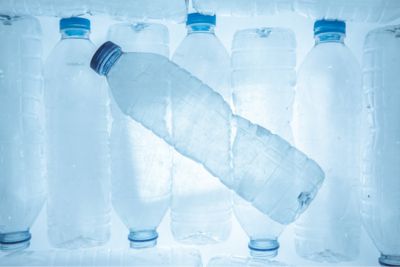 Caso Práctico Industrial de Nível 3: Envases de Agua y Desechos Plasticos