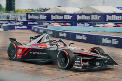 pascal-wehrlein-porsche-99x-electric-gen3-berlin-racetrack