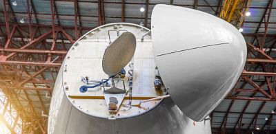 Meteorological radar of the Doppler under the nose of the aircraft from the cockpit