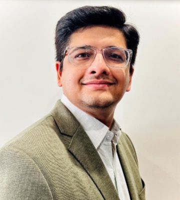 tushit-desai-headshot.jpg